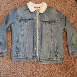 Levi's sherpa trucker jacket